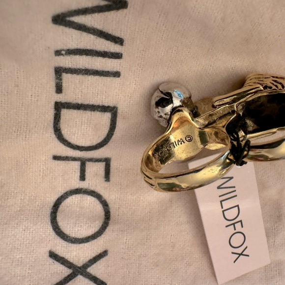 Wildfox Gold Two Finger Ring with Lion and Roses - Picture 4 of 4